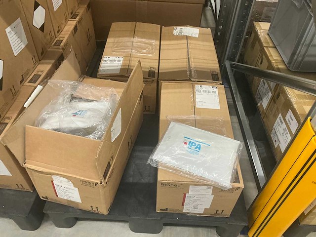 Redditch medical inspec batch niet-steriele bottels en steriele zakdoekjes - afbeelding 5 van  7