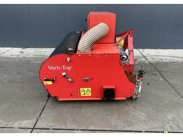 Redexim - v-top - verticuteermachine uitgevoerd als veegborstel - 2008 - afbeelding 8 van  13