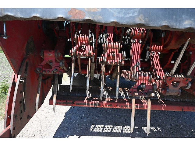 Redexim verti-drain 7626 beluchtingsmachine - afbeelding 11 van  13