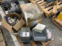 Reductormotor (3x) en diversen - afbeelding 1 van  3