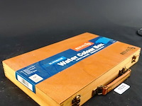 Reeves superior water colour box