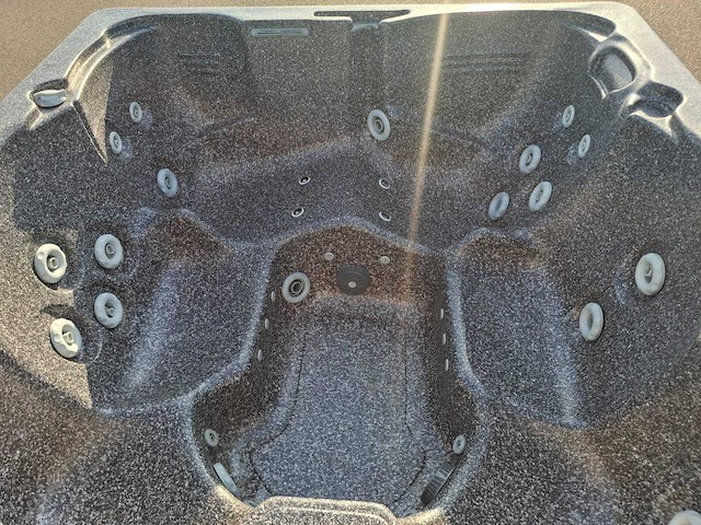 Reflection spa 6 persoons jacuzzi en buitenspa - afbeelding 6 van  33