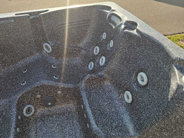 Reflection spa 6 persoons jacuzzi en buitenspa - afbeelding 7 van  33