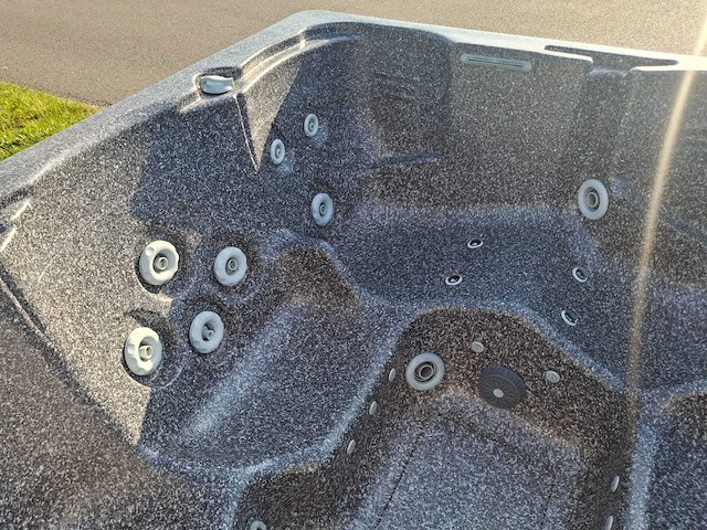 Reflection spa 6 persoons jacuzzi en buitenspa - afbeelding 8 van  33