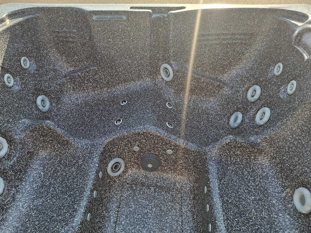 Reflection spa 6 persoons jacuzzi en buitenspa - afbeelding 9 van  33