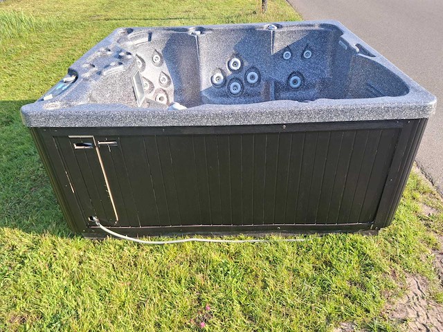 Reflection spa 6 persoons jacuzzi en buitenspa - afbeelding 11 van  33