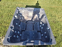 Reflection spa 6 persoons jacuzzi en buitenspa