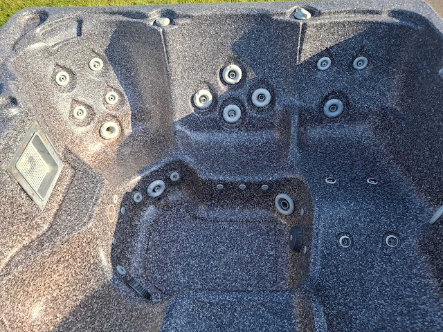 Reflection spa 6 persoons jacuzzi en buitenspa - afbeelding 16 van  33