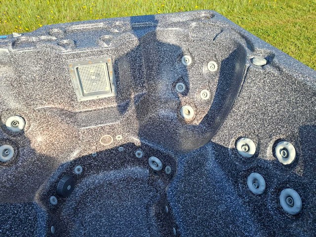 Reflection spa 6 persoons jacuzzi en buitenspa - afbeelding 24 van  33