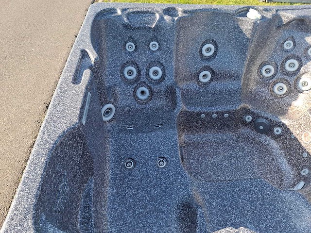 Reflection spa 6 persoons jacuzzi en buitenspa - afbeelding 26 van  33