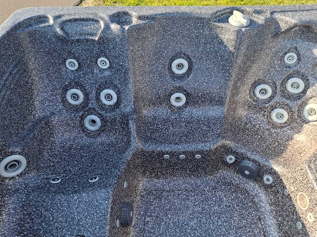 Reflection spa 6 persoons jacuzzi en buitenspa - afbeelding 27 van  33