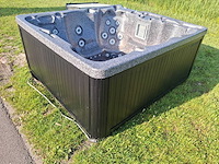 Reflection spa 6 persoons jacuzzi en buitenspa - afbeelding 29 van  33