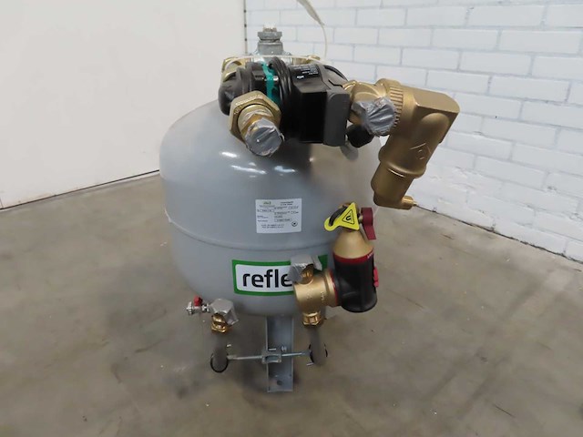Reflex/wilo - buffervat met circulatiepomp - afbeelding 1 van  4