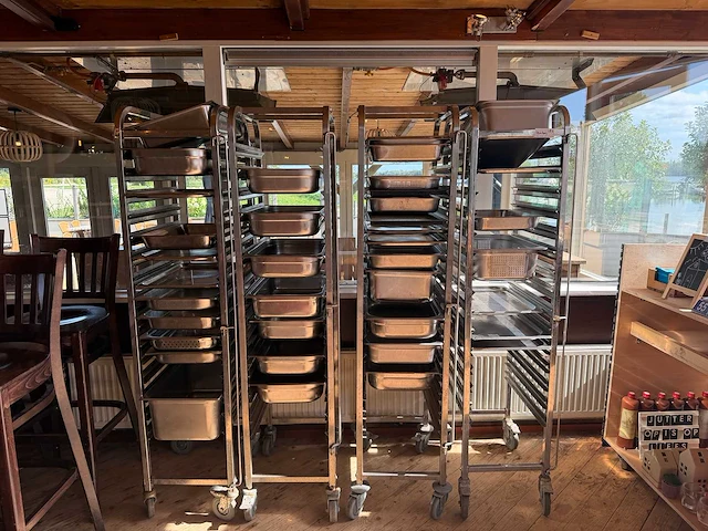 Regaalwagen met gastronormbakken en deksels (4x) - afbeelding 1 van  6