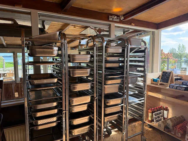 Regaalwagen met gastronormbakken en deksels (4x) - afbeelding 2 van  6