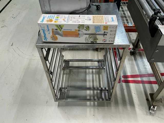 Regaalwagen met keukenapparatuur - afbeelding 5 van  7