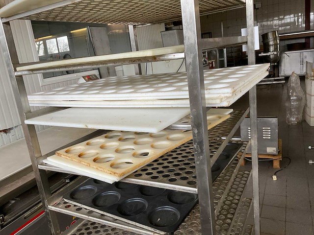 Regaalwagen - afbeelding 4 van  6