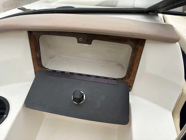 Regal - 1800 lsr - speed boats - 1999 - afbeelding 6 van  21