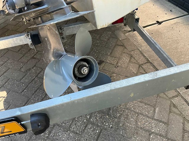 Regal 182se valanti speedboot met kalf boottrailer - afbeelding 18 van  43