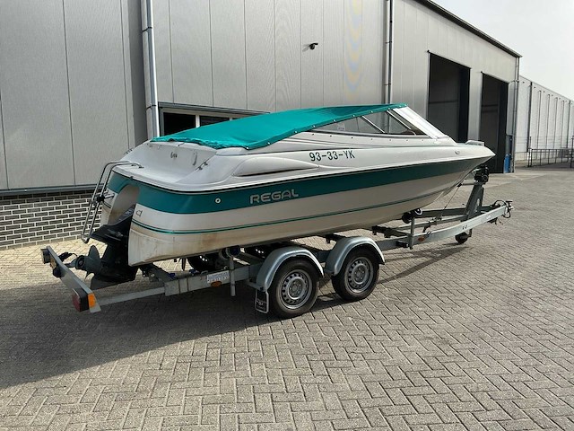 Regal 182se valanti speedboot met kalf boottrailer - afbeelding 40 van  43