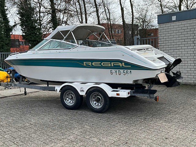 Regal 196 se-sc-10 bow rider met boottrailer - afbeelding 24 van  29