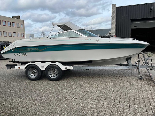 Regal 196 se-sc-10 bow rider met boottrailer - afbeelding 27 van  29