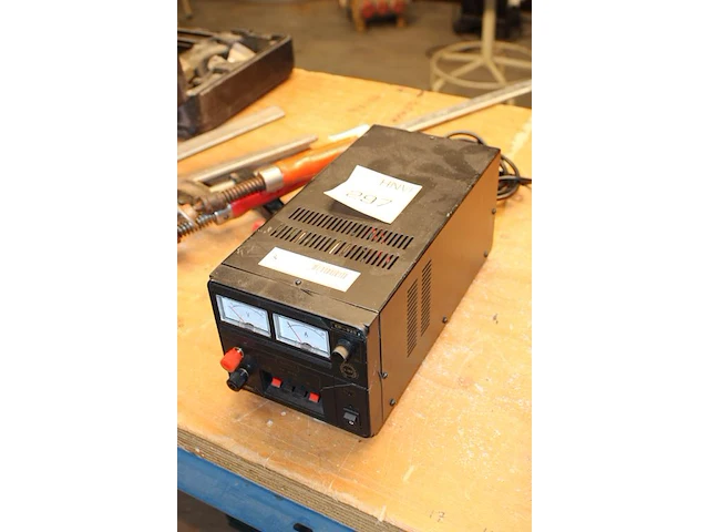 Regelbare dc werkplaatsvoeding voltcraftev-925. - afbeelding 2 van  3