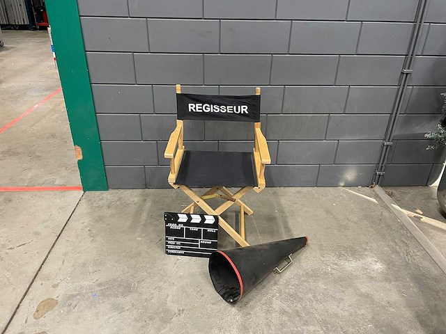 Regiseurs stoel + bord + toeter - afbeelding 1 van  4