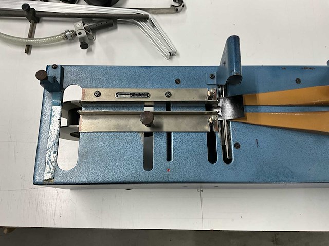 Regubinder handleiding boekbindmachine - afbeelding 4 van  7