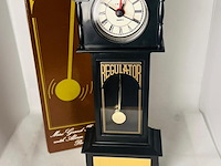Regulator bureau klok met zwaaiende pendulum - afbeelding 1 van  1