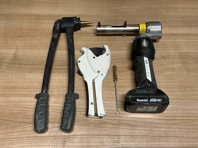 Rehau rautool a-light2 persmachine - afbeelding 1 van  9