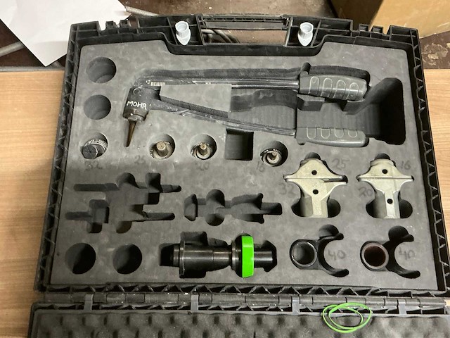 Rehau rautool a-light2 persmachine - afbeelding 7 van  9