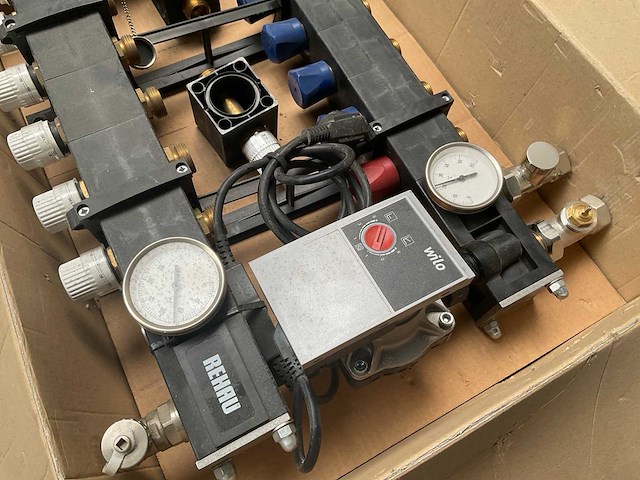 Rehau vloerverwarming verdeler - afbeelding 3 van  3