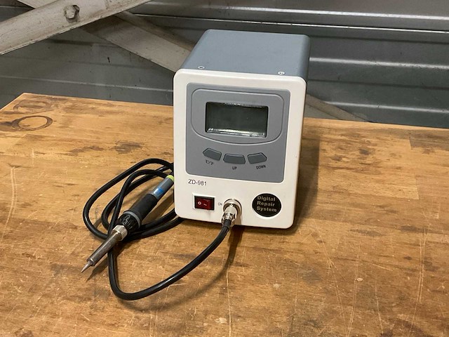 Reichelt zd-982 soldeerstation - afbeelding 1 van  1