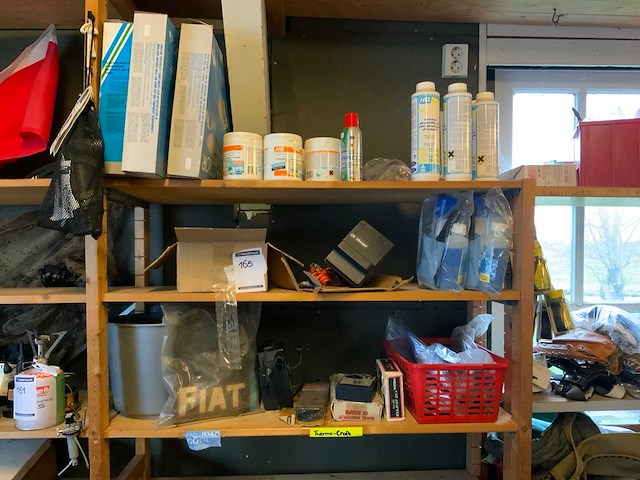 Reinigingsmiddelen en divers - afbeelding 1 van  8