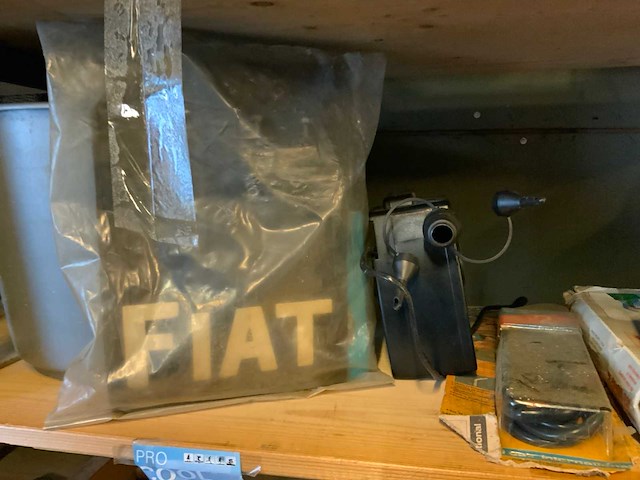 Reinigingsmiddelen en divers - afbeelding 6 van  8