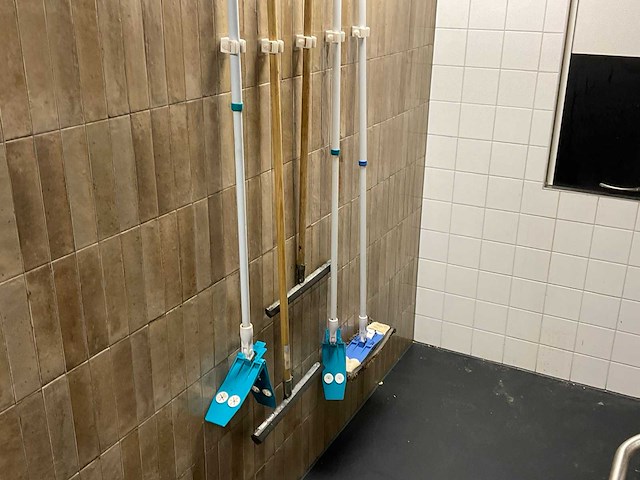 Reinigingsmiddelen - afbeelding 2 van  2