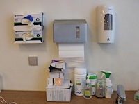 Reinigingsprodukten w.o. tissuedispenser, wipes, handschoenen, etc. - afbeelding 1 van  2