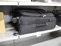 Reiskoffer travez met studio flitslamp en accessoires - afbeelding 2 van  3