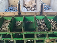Rek met 50 bakjes, bouten en moeren - afbeelding 4 van  10