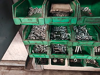 Rek met 50 bakjes, bouten en moeren - afbeelding 6 van  10