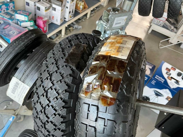 Rek met caravan en aanhanger toebehoren - afbeelding 2 van  14