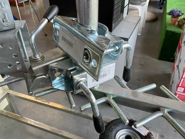 Rek met caravan en aanhanger toebehoren - afbeelding 3 van  14