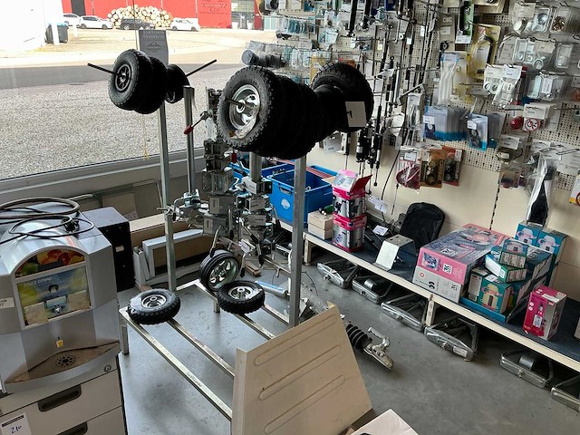 Rek met caravan en aanhanger toebehoren - afbeelding 1 van  14