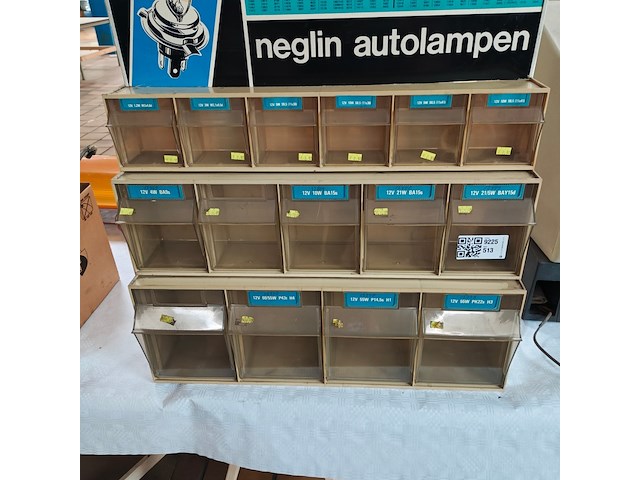 Rek met opbergbakjes - afbeelding 1 van  1