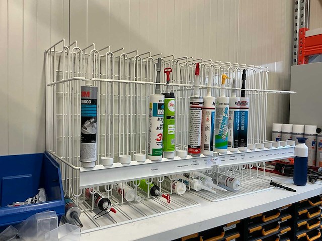 Rek met pur , lijm & kit - afbeelding 1 van  8