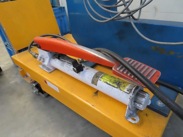 Reko - 1996 - rp500 - hydraulische ponsmachine op heftafel - afbeelding 4 van  5