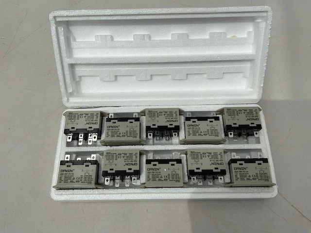 Relais 30 amp 10x - afbeelding 1 van  3