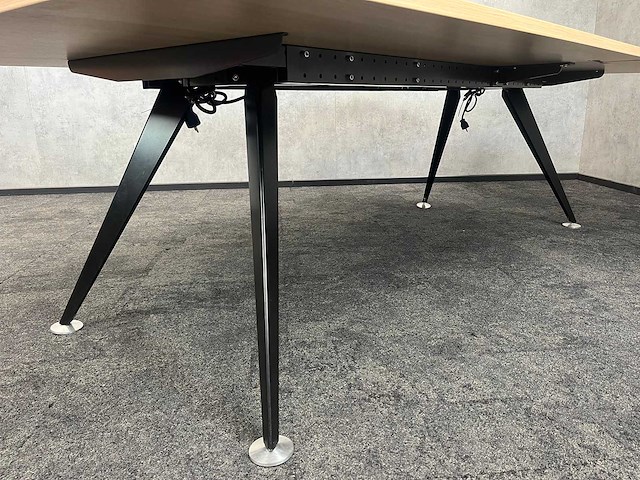 Relativ/ twinform - 6p wigvormige vergaderset 260 cm - afbeelding 9 van  22