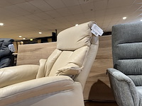 Relaxfauteuil, beige leer, elektrisch verstelbaar - afbeelding 4 van  5